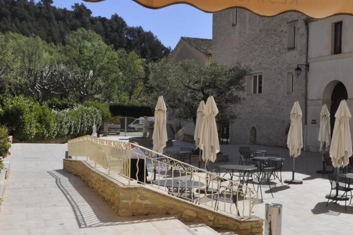 Photo 6