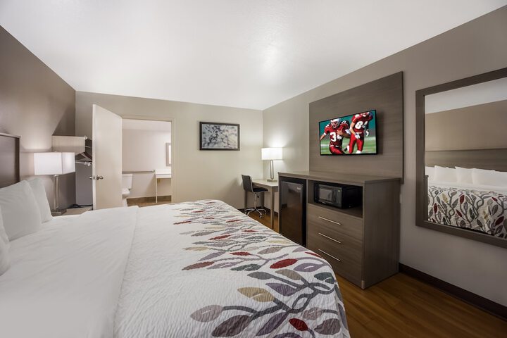 Room 16 of 34