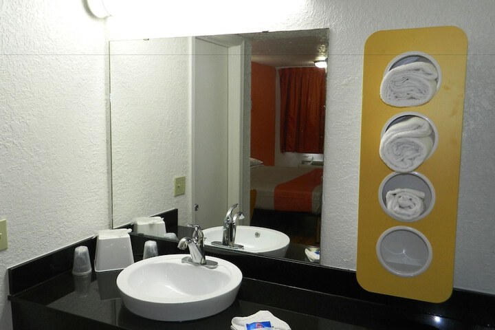 Room 45 of 69