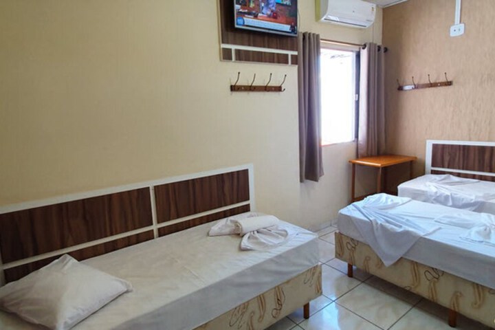 Room 11 of 32