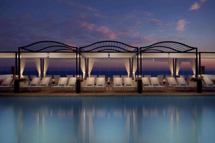 Private pool