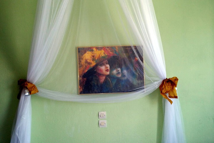Room 13 of 25
