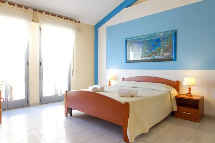 Room 2 of 11