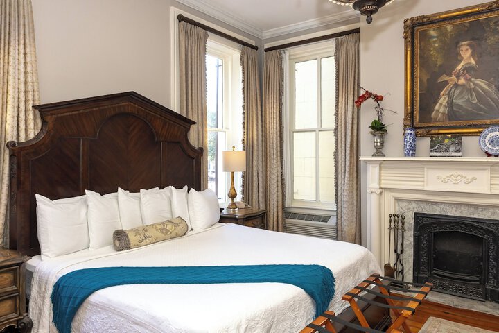 Room 80 of 166