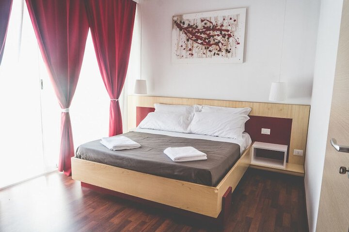 Room 10 of 31