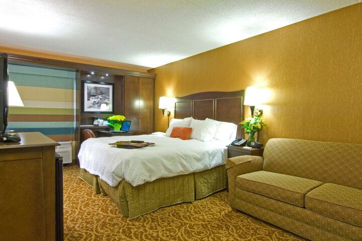 1 King Bed (9 of 17)