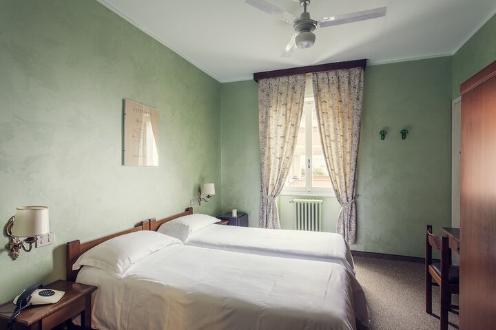 Room 8 of 41