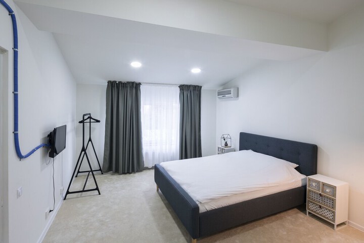 Room 11 of 60
