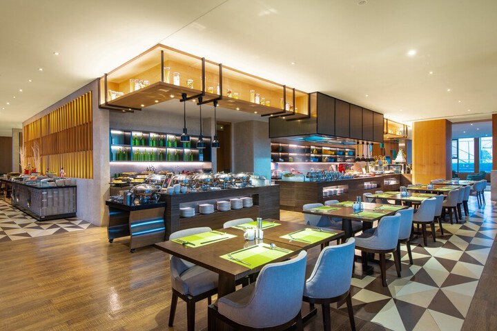 Dining Photos