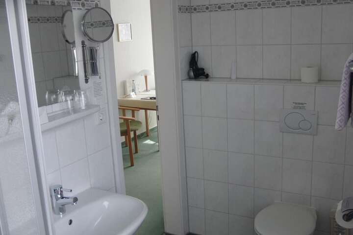 Room 17 of 42
