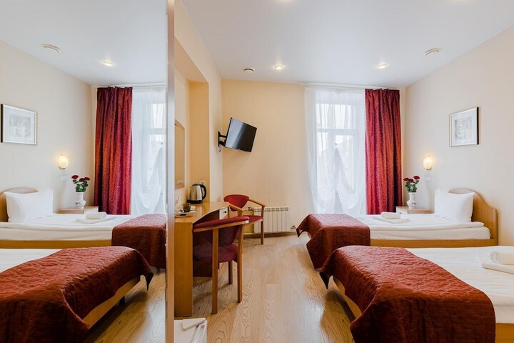 Room 17 of 48
