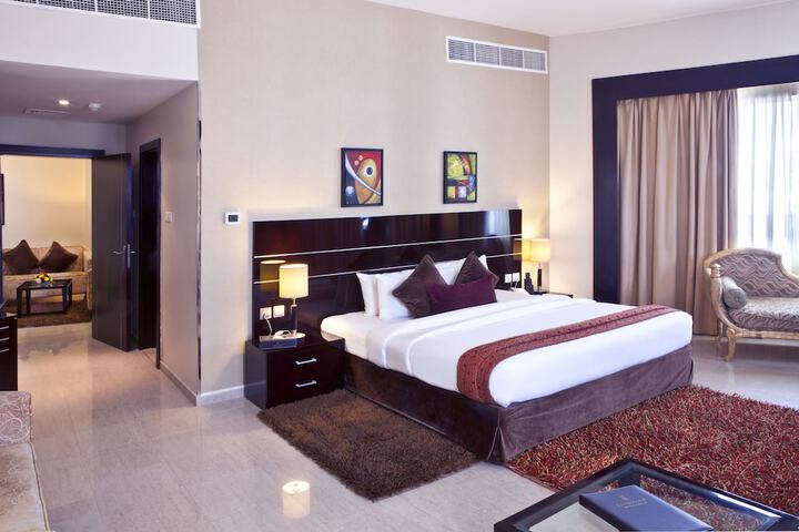 Room 8 of 32