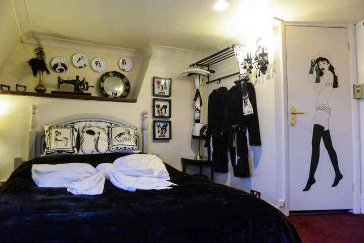 Room 36 of 272