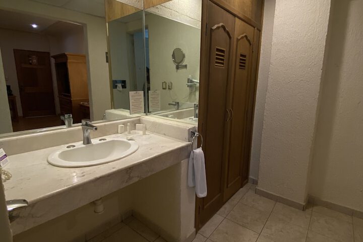 Room 5 of 15