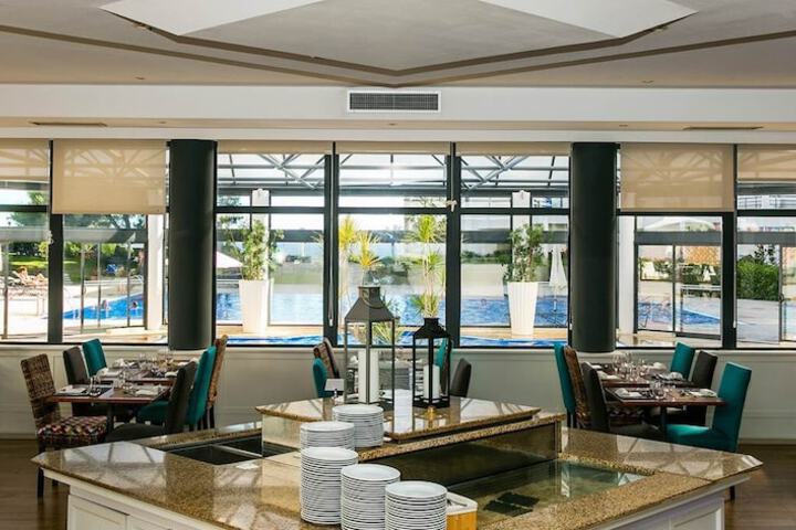 Dining Photos