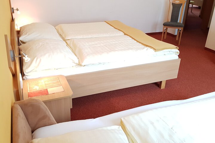 Room 12 of 34
