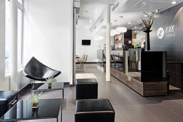 Entrance & Lobby