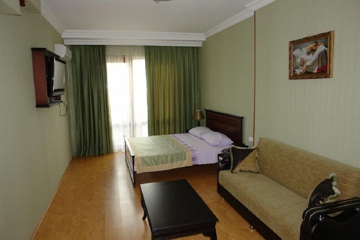 Room 12 of 26