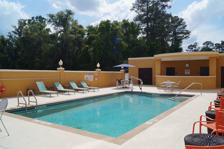 Pool 15 of 24