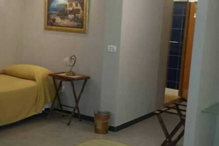 Room 11 of 27