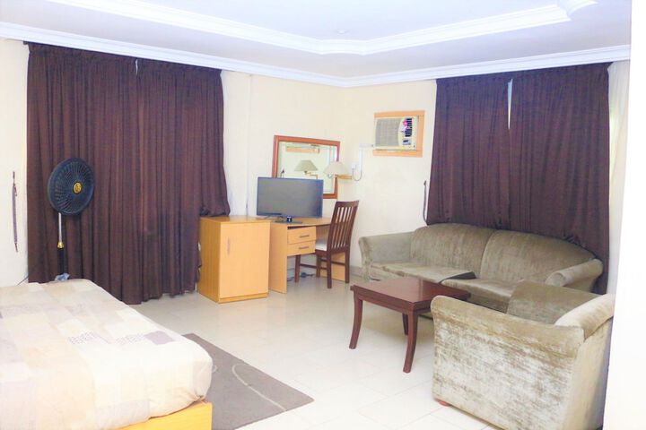 Room 7 of 27