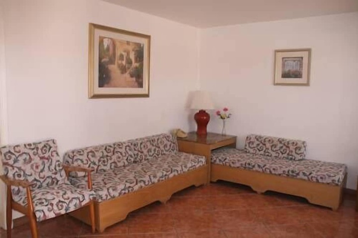Room 25 of 48