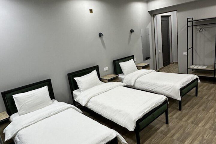Room 10 of 20