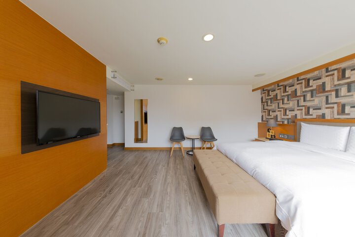 Room 7 of 24