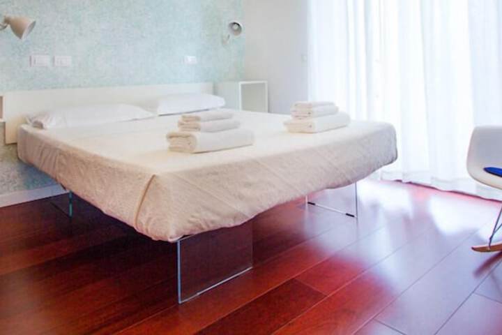 Room 17 of 36