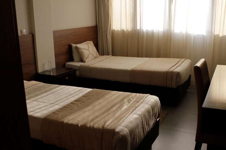 Room 15 of 34