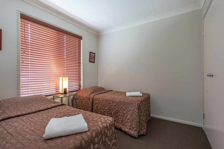 Room 3 of 20