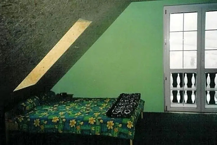 Room 11 of 21
