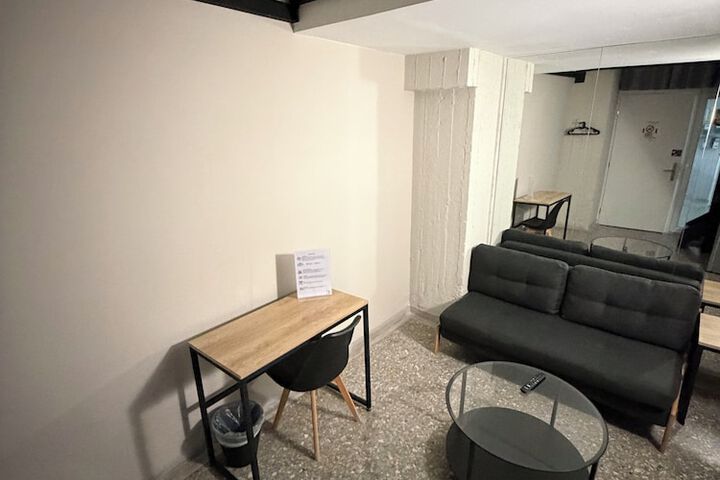 Room 45 of 86