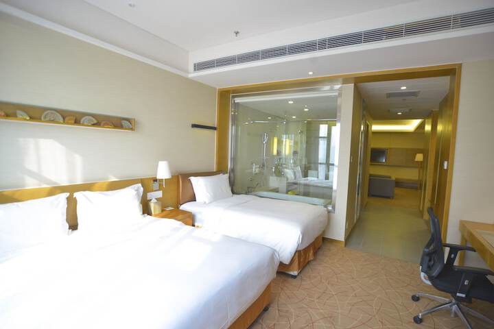 Room 17 of 79
