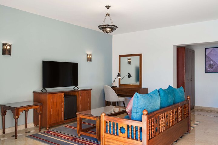 Room 34 of 149
