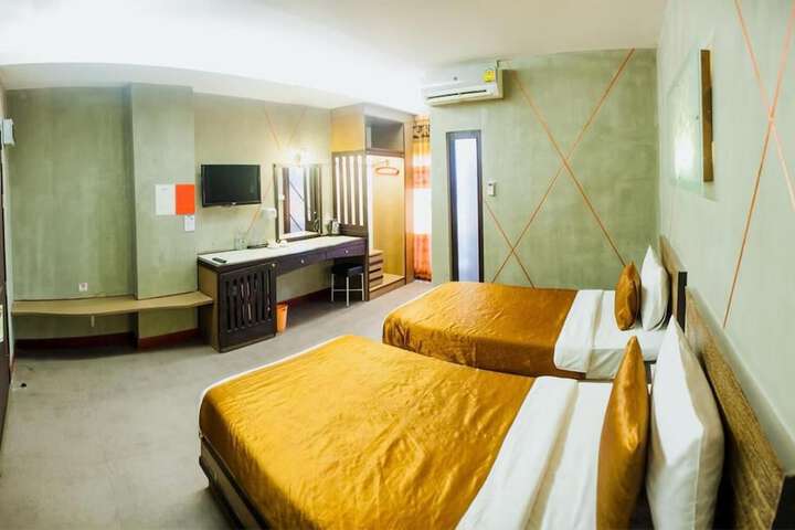 Room 3 of 21