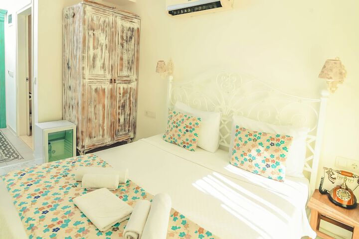 Room 5 of 78