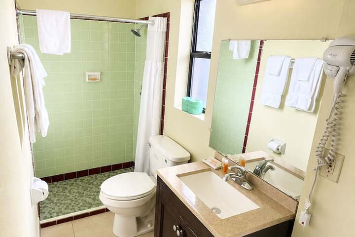 Room 13 of 21