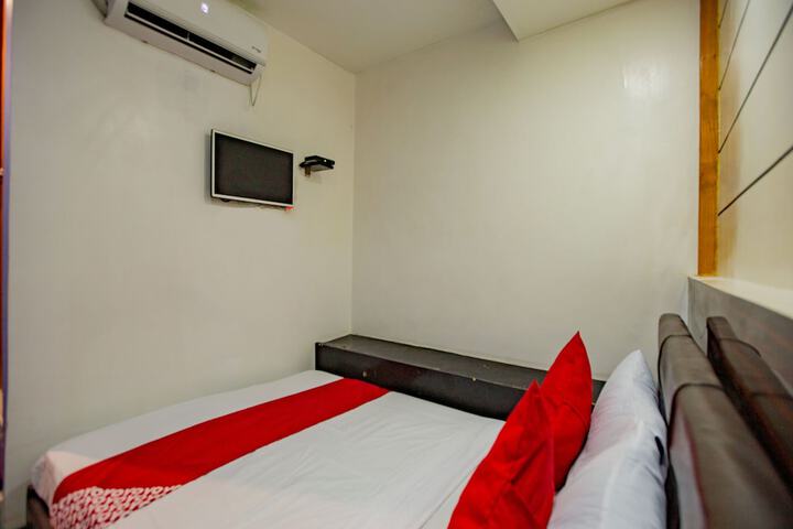 Room 12 of 23