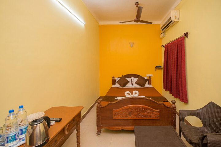 Room 4 of 8