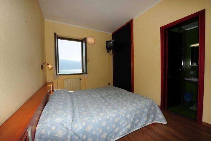 Room 2 of 24