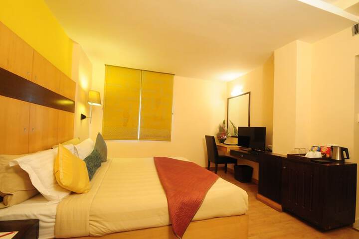 Room 16 of 40