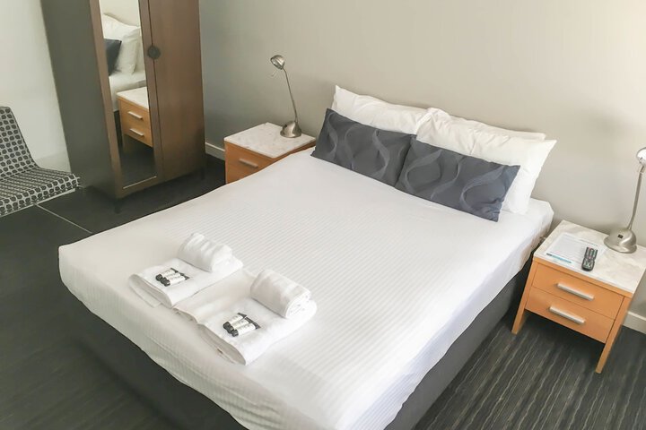 Room 9 of 40