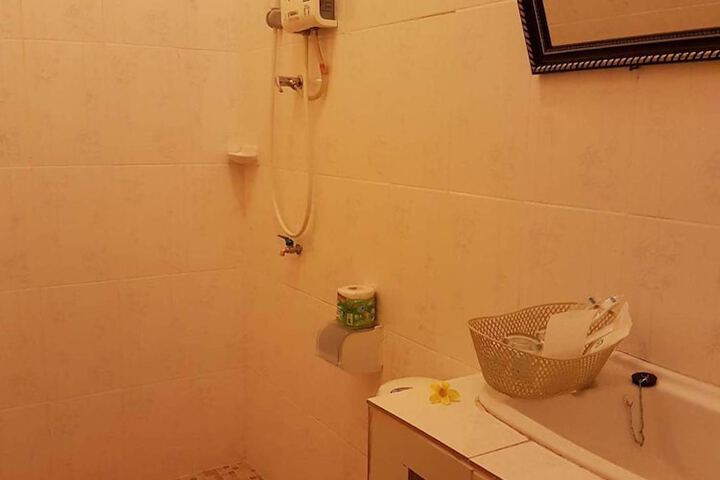 Room 6 of 29