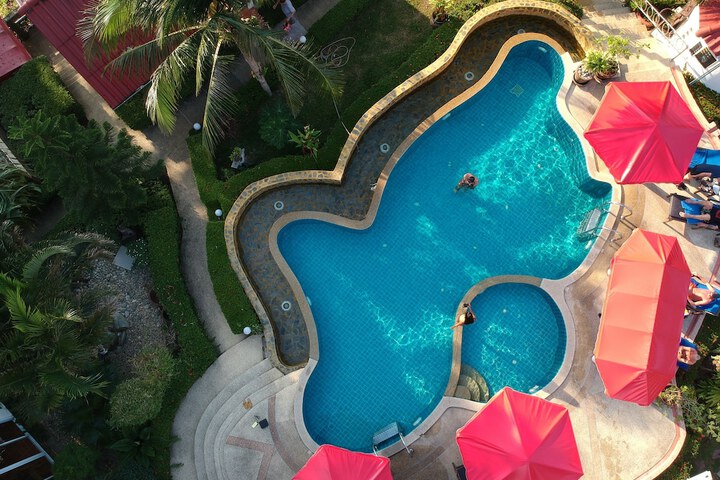 Pool 96 of 125