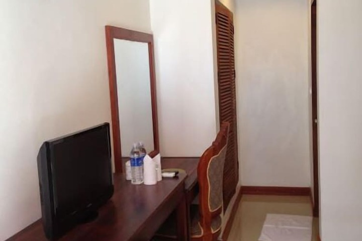 Room 14 of 32