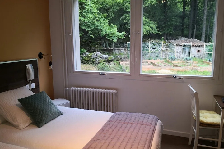 Room 2 of 15