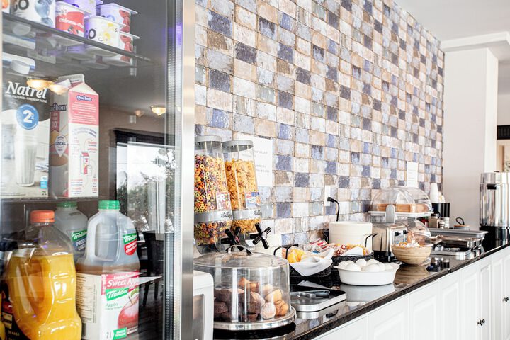 Breakfast area