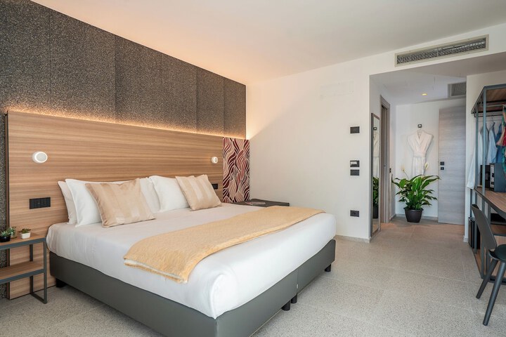 Room 26 of 60