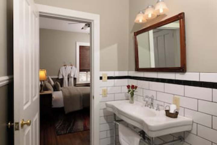 Room 121 of 282